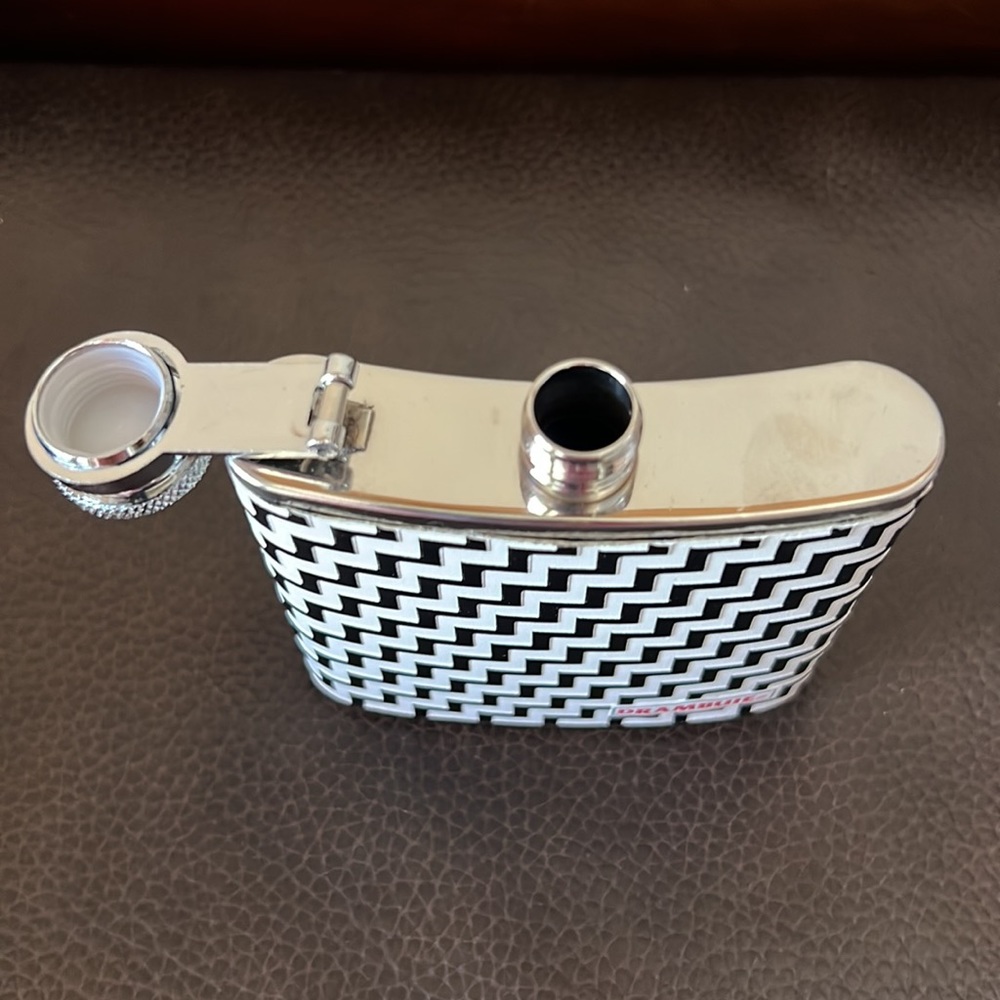 Drambuie 5oz Drink Flask Stainless Steel Zig Zag Decoration Screw Top - Picture 4 of 4